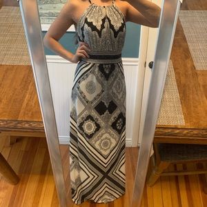 Dressbarn black and white petite maxi dress size 4